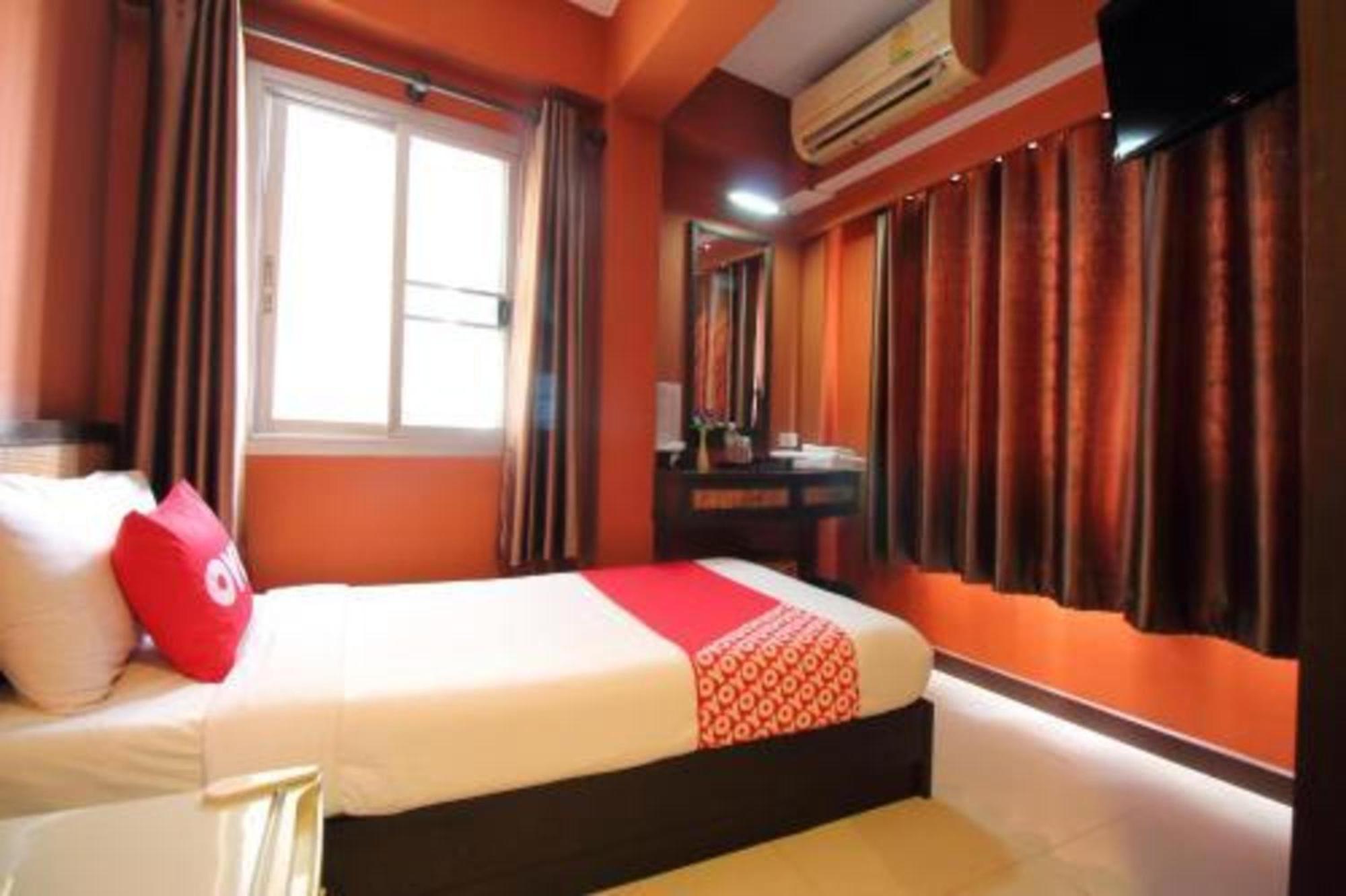 Pannee Lodge Khaosan - Sha Plus Банкок Екстериор снимка