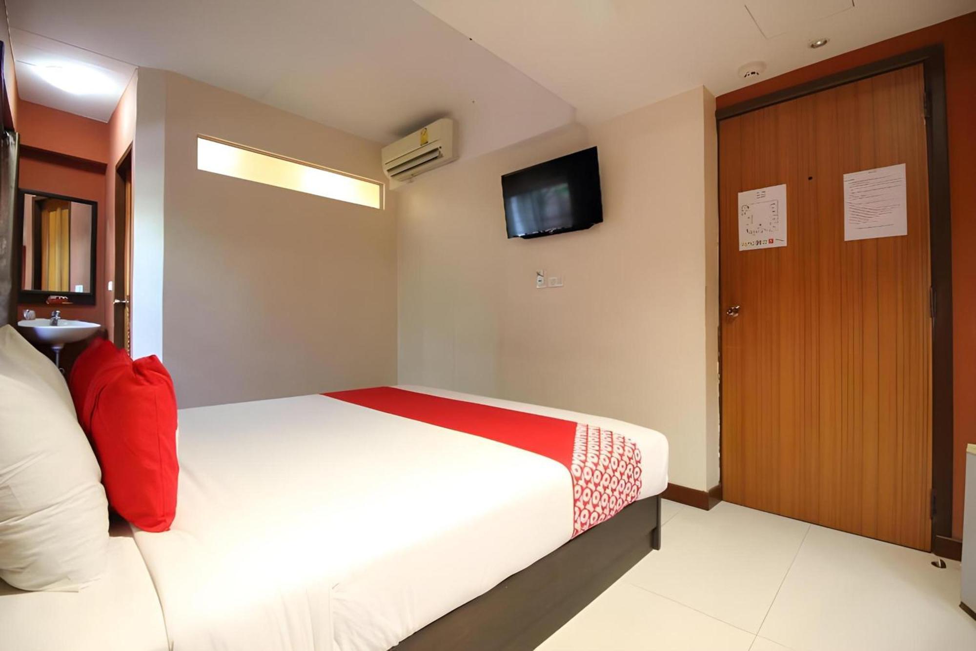 Pannee Lodge Khaosan - Sha Plus Банкок Екстериор снимка