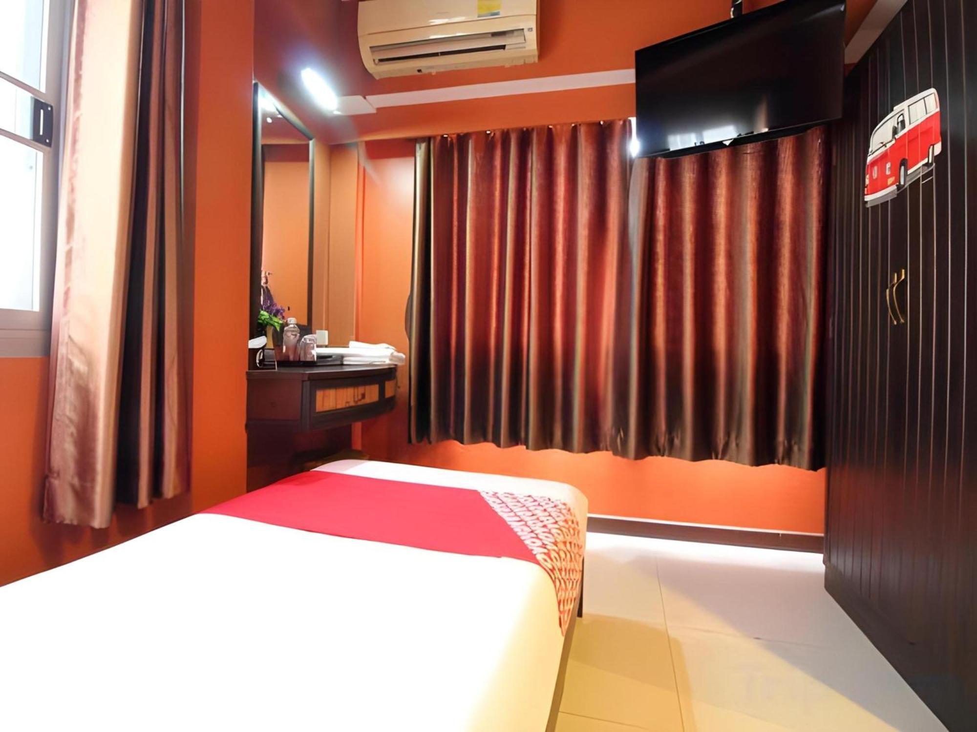 Pannee Lodge Khaosan - Sha Plus Банкок Екстериор снимка