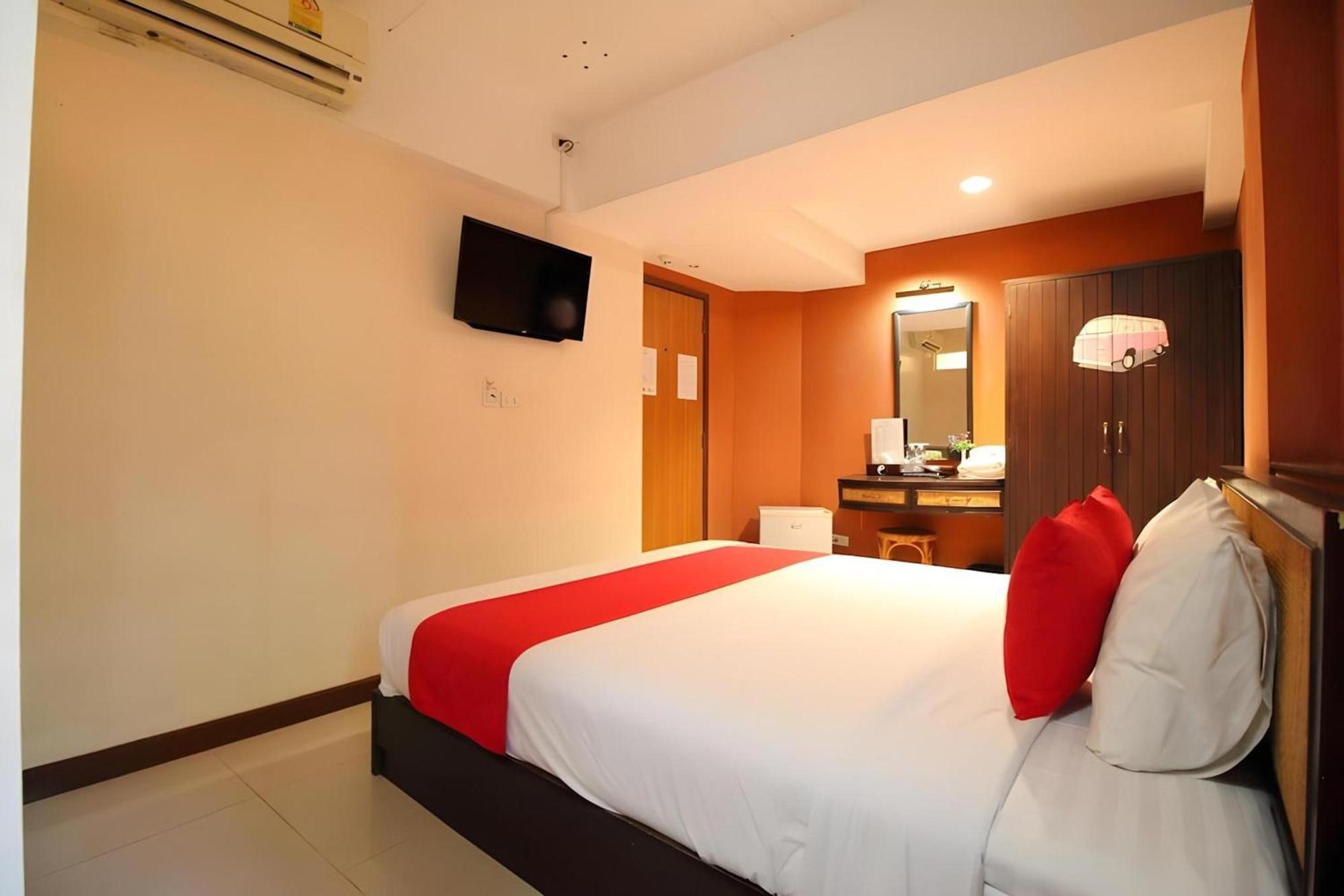 Pannee Lodge Khaosan - Sha Plus Банкок Екстериор снимка