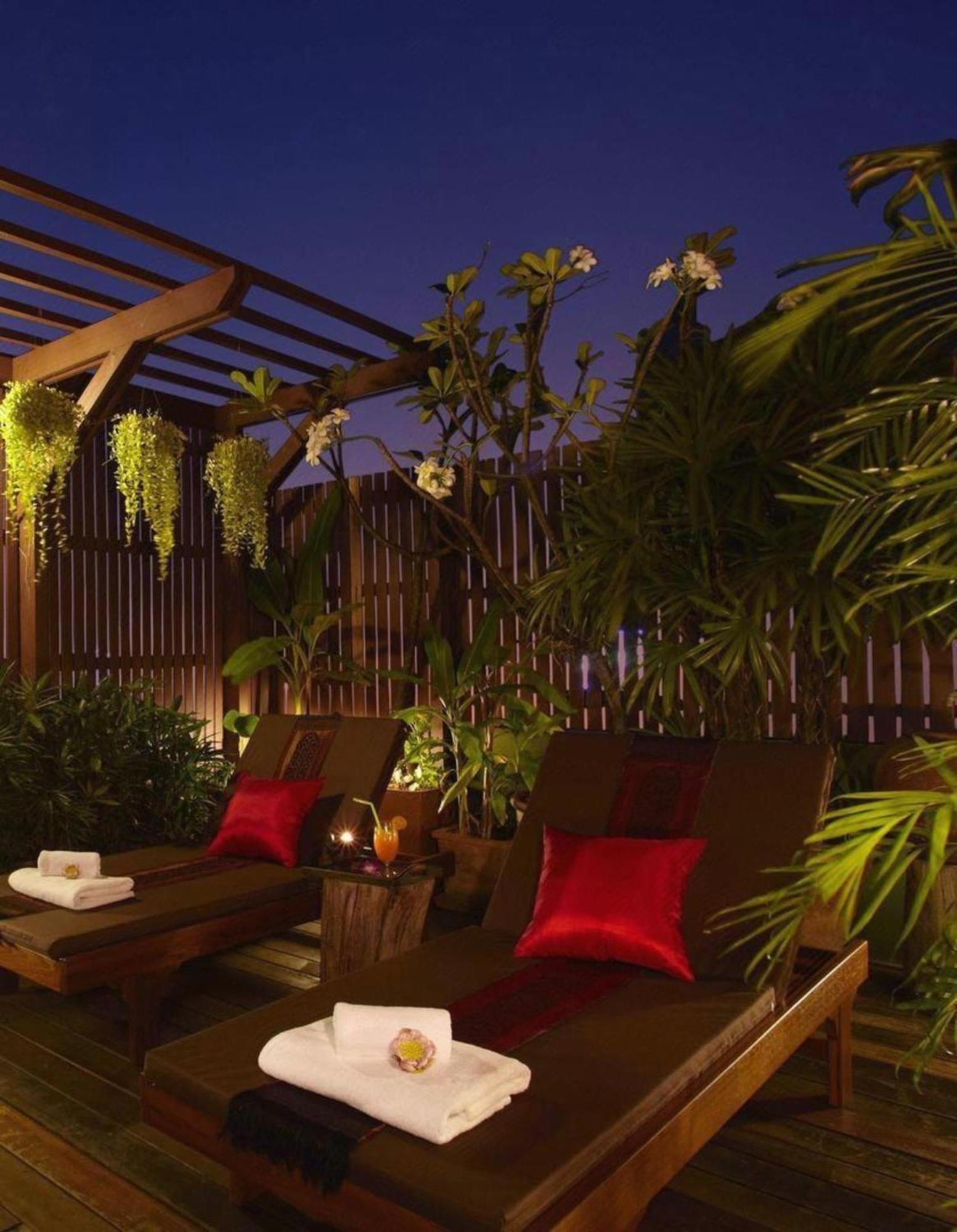 Pannee Lodge Khaosan - Sha Plus Банкок Екстериор снимка
